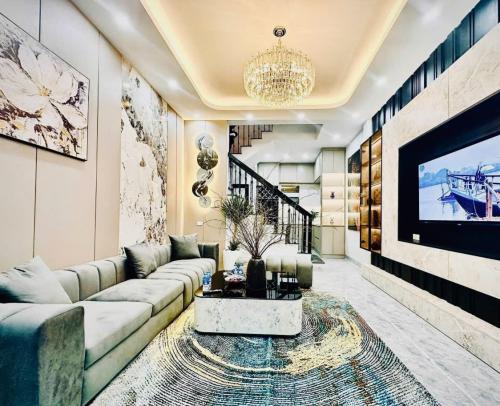 Nhà Quận 4, giá 2.18 tỷ, vị trí kinh doanh sầm uất, sở hữu ngay!
